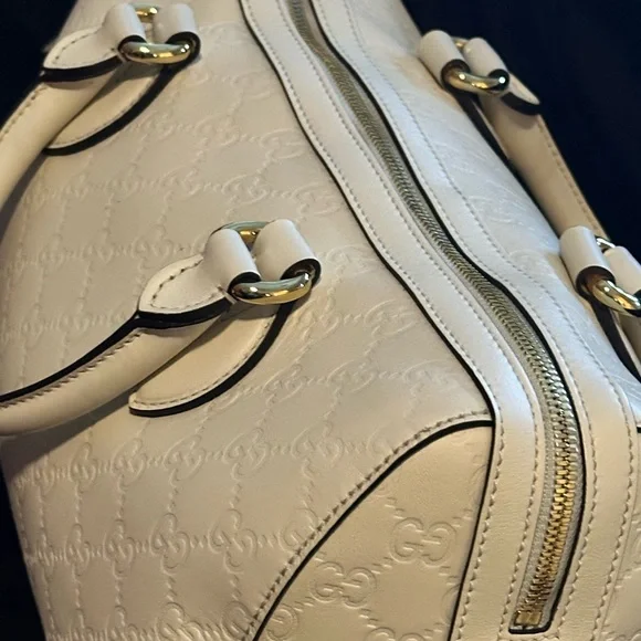 Medium signature top handle, leather satchel - Picture 7 of 8